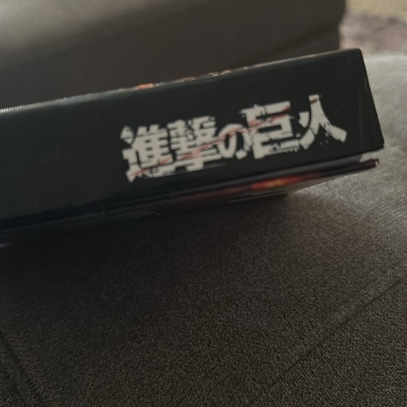 Attack on Titan Box Set - Picture 2 of 9